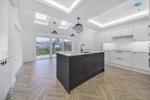 17 Eden Way, Beckenham, BR3 3DN