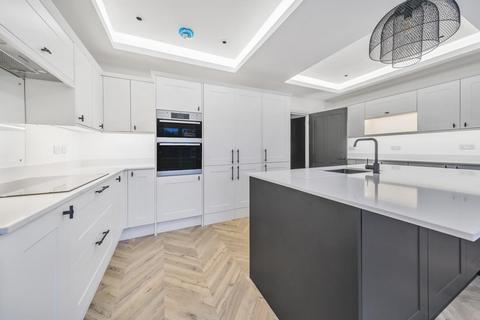 17 Eden Way, Beckenham, BR3 3DN