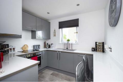 2 bedroom semi-detached house to rent, Clermiston View, Clermiston, Edinburgh, EH4