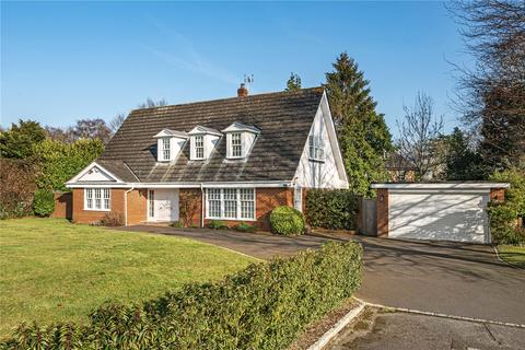 15 Haymeads Drive, Esher, KT10 9EX