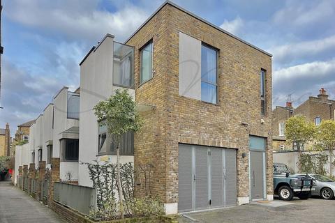 College Yard, Kentish Town, NW5