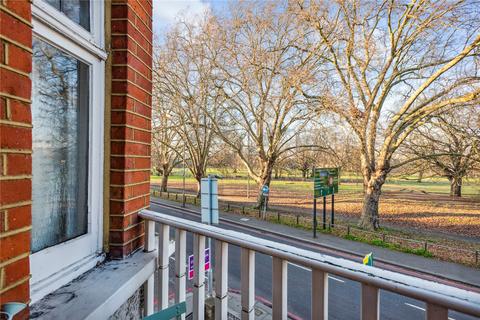 2 bedroom apartment to rent, Clapham Common West Side, London, SW4