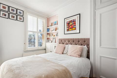 2 bedroom apartment to rent, Clapham Common West Side, London, SW4