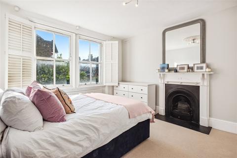 2 bedroom apartment to rent, Clapham Common West Side, London, SW4