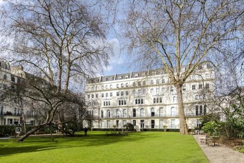 2 bedroom apartment to rent, Kensington Gardens Square, Bayswater