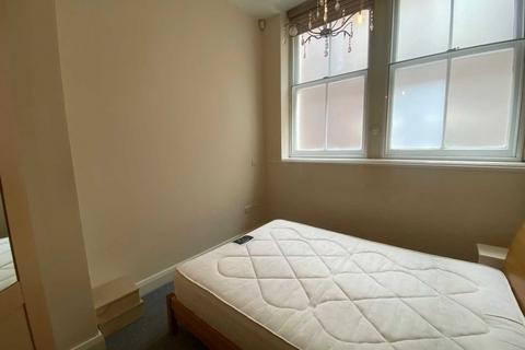 2 bedroom flat to rent, Westminster Chambers, Crosshal, Liverpool