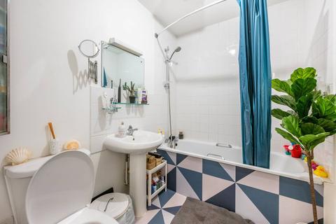 20 Kinglet Close, London, E7 9HF