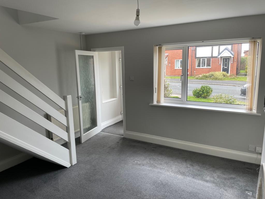 Falcon Drive, PoultonleFylde FY6 2 bed semidetached house £795 pcm