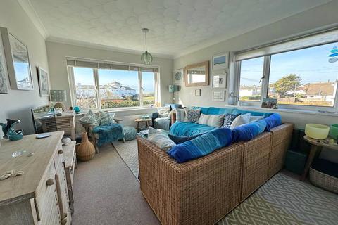 2 bedroom apartment for sale - Overstrand Crescent, Milford on Sea, Lymington, Hampshire, SO41