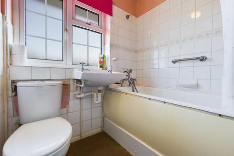 1 Birch Green, Hemel Hempstead, HP1 2QX