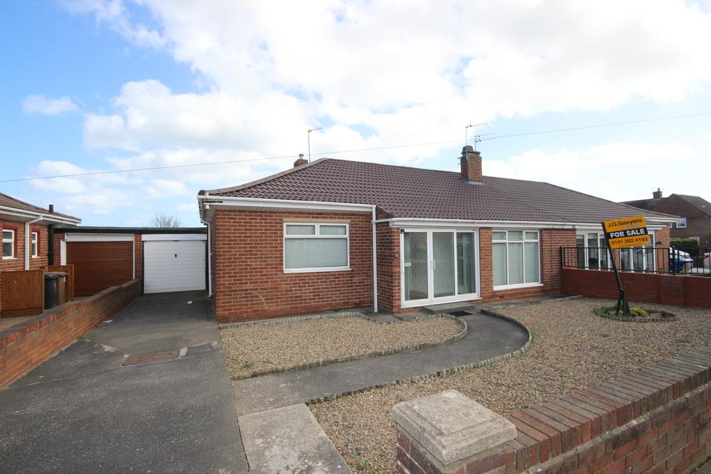 Ennerdale Road, Cullercoats, Tyne & Wear, NE30 3BQ 3 bed semidetached