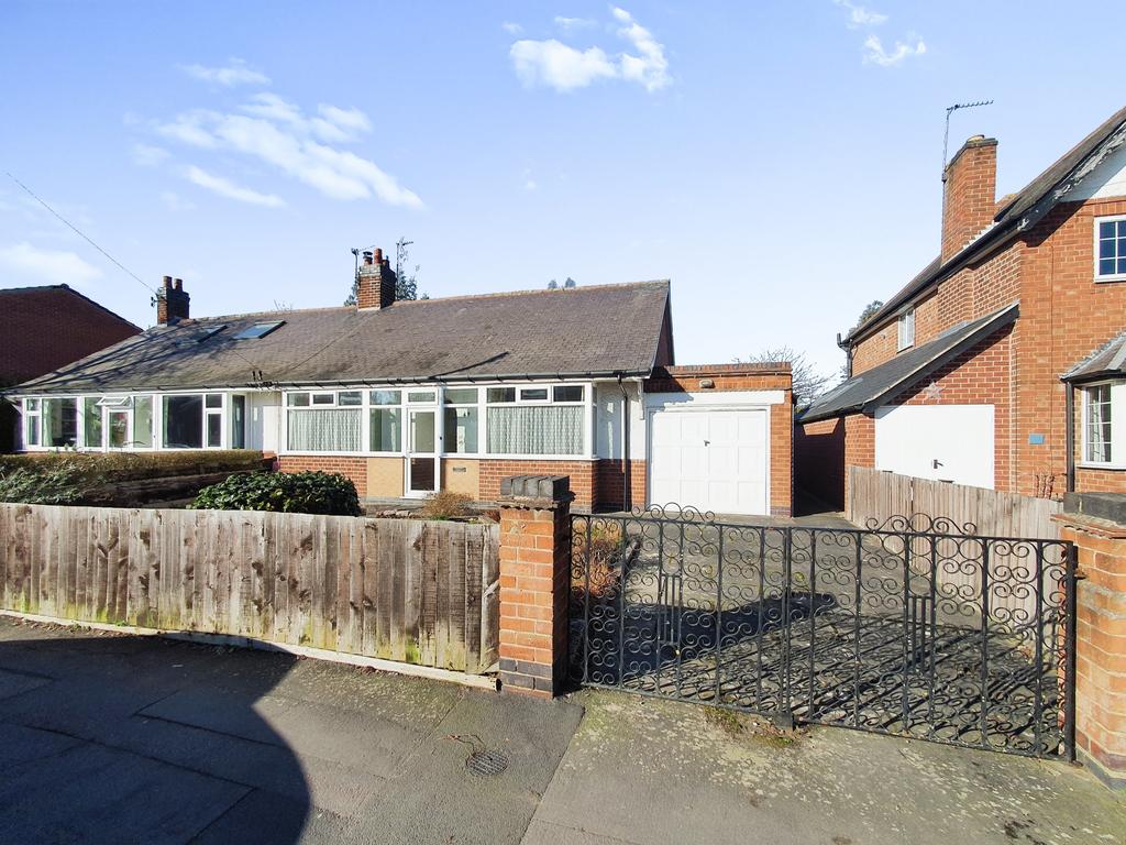 Cross Lane, Mountsorrel, LE12 2 bed semidetached bungalow for sale £