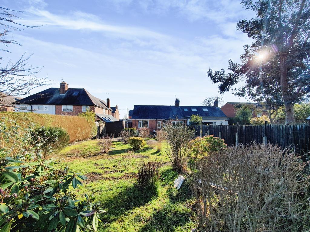 Cross Lane, Mountsorrel, LE12 2 bed semidetached bungalow for sale £