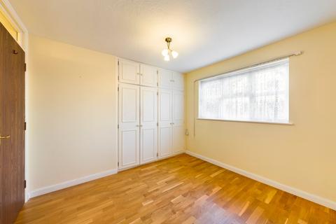 2 bedroom apartment for sale - Pitson Close, Addlestone, Surrey, KT15