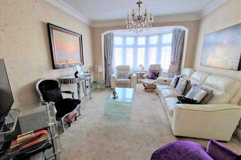150 Herent Drive, Ilford, IG5 0HH