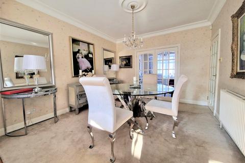 150 Herent Drive, Ilford, IG5 0HH