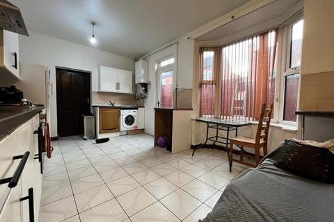 4 bedroom end of terrace house to rent - Wilton Road, Sparkhill