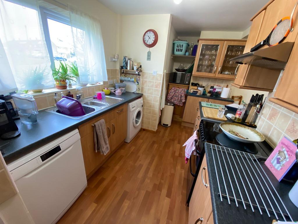 Cobham Drive, Weymouth 3 bed end of terrace house £280,000