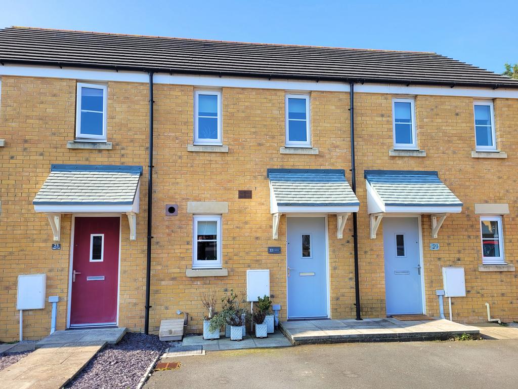 CILGANT Y LEIN, PYLE, BRIDGEND, CF33 4AQ 2 bed terraced house £160,000
