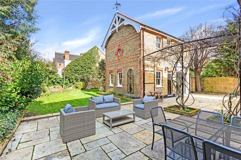 undefined, Hampton Road, Teddington, TW11