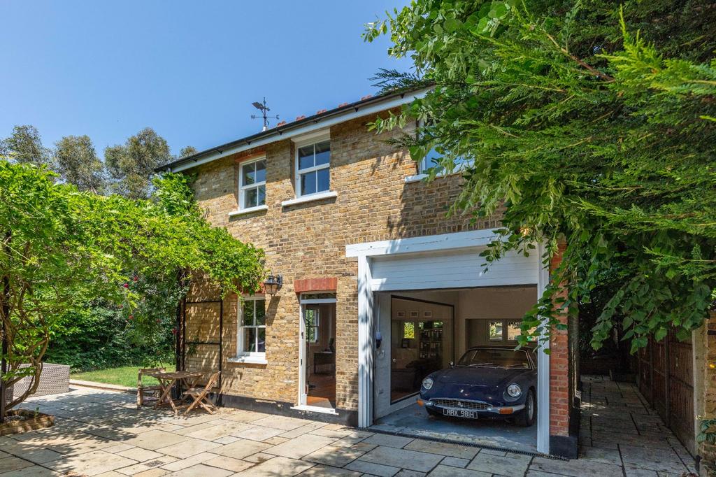 Coach House