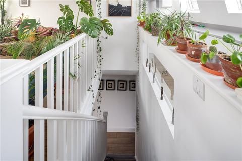 Flat 5, 100 Chatsworth Road, London, E5 0LS