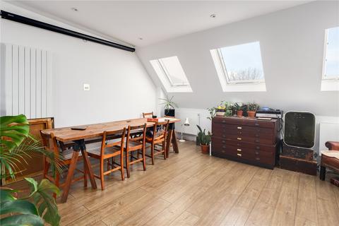 Flat 5, 100 Chatsworth Road, London, E5 0LS