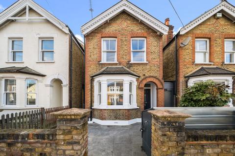 4 bedroom detached house for sale - Staunton Road, Kingston Upon Thames, KT2