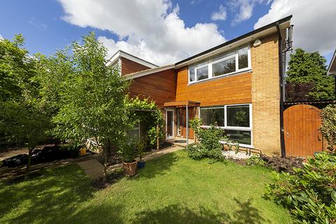 5 bedroom detached house to rent, Martingales Close, Richmond TW10