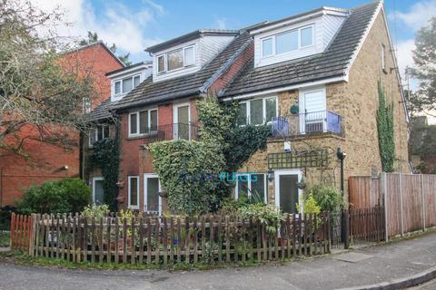 1 bedroom maisonette for sale - *NO SERVICE CHARGE OR GROUND RENT* - Mead Avenue, Langley