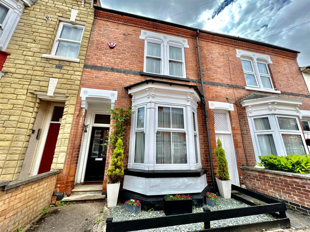 Milligan Road, Leicester, LE2 8FA 3 bed terraced house £250,000