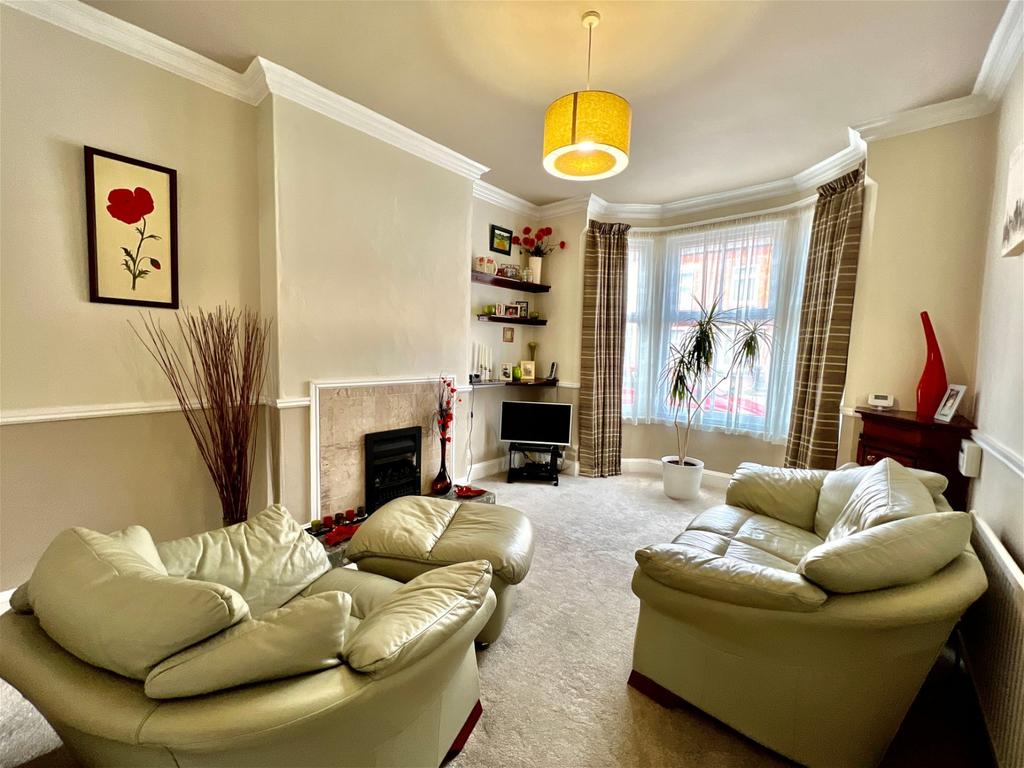 Milligan Road, Leicester, LE2 8FA 3 bed terraced house £250,000