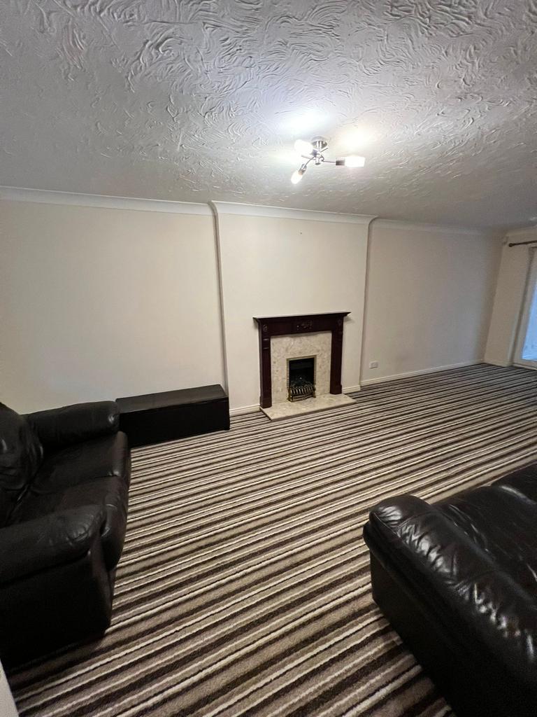 Herongate Road, Leicester... 4 bed detached house £1,350 pcm (£312 pw)