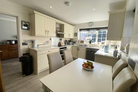 2 Fullbrook Close, Shirley, Solihull, B90 4UB
