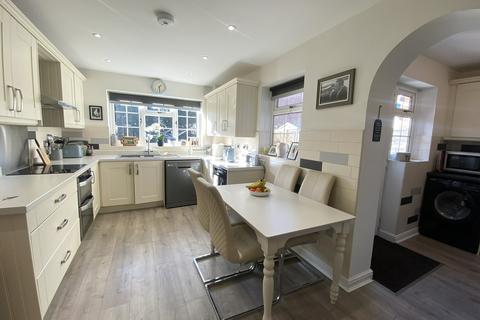 2 Fullbrook Close, Shirley, Solihull, B90 4UB