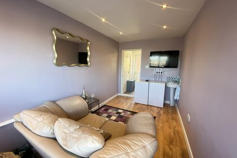 2 Fullbrook Close, Shirley, Solihull, B90 4UB