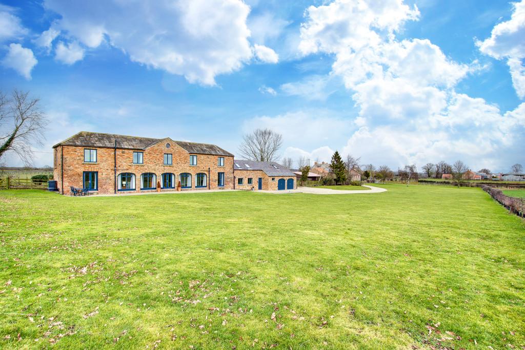 Low Street, Little Fencote, Northallerton 5 bed barn conversion £775,000