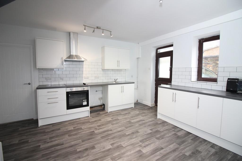 Emmerson Street, Crook, County Durham 2 bed terraced house £475 pcm