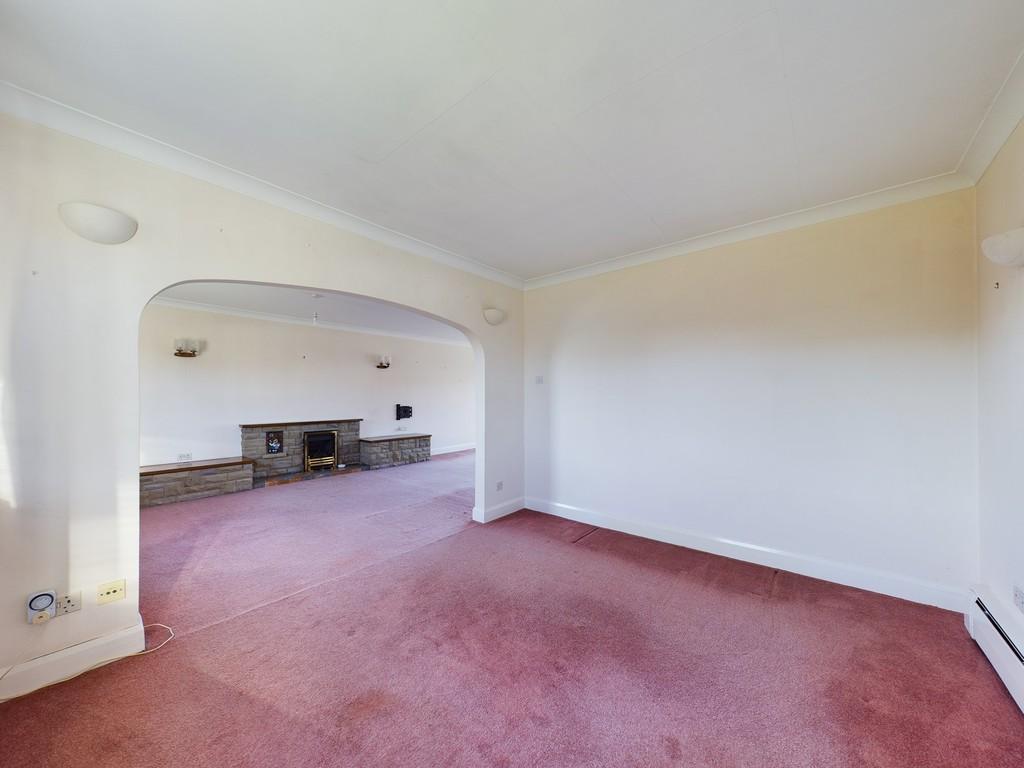 Church Lane, Harlington 4 bed detached bungalow £850 pcm (£196 pw)