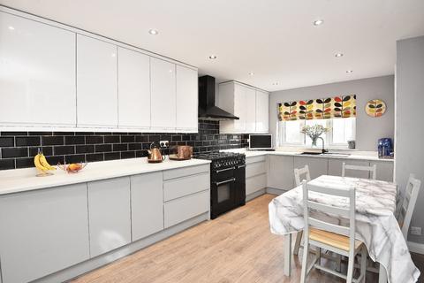 1 Grantley Drive, Harrogate, HG3 2ST