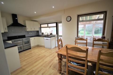 2 bedroom detached bungalow for sale - New Park Road, Aston Park