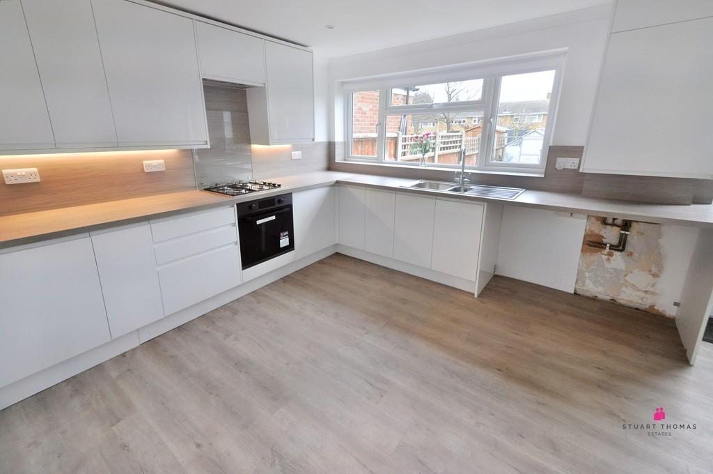 Woodham Park Drive, Benfleet 3 bed terraced house for sale £375,000