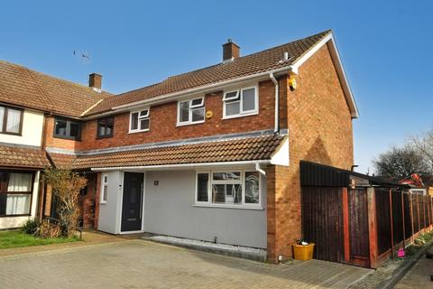 10 Cattawade End, Basildon, SS14 2QQ