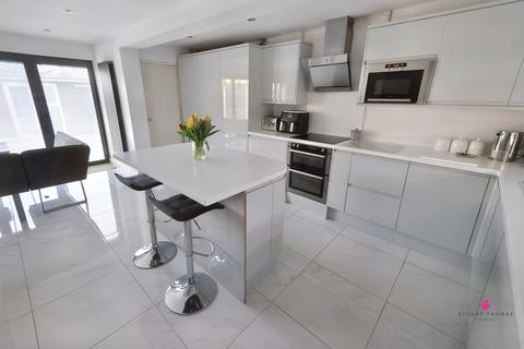 10 Cattawade End, Basildon, SS14 2QQ