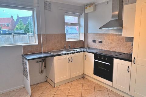 3 bedroom terraced house to rent, Sherwood Hall Road, Mansfield NG18