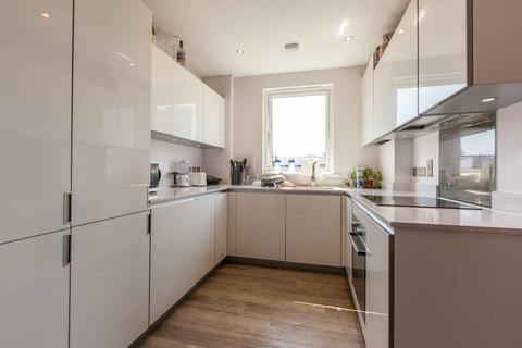 3 bedroom flat for sale - Coombe House, Knapp Road, Bow, London, E3