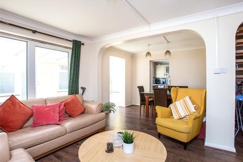 5 bedroom semi-detached house for sale - Malcolm Way, London, E11