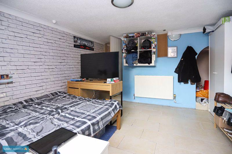 Bedroom/Basement