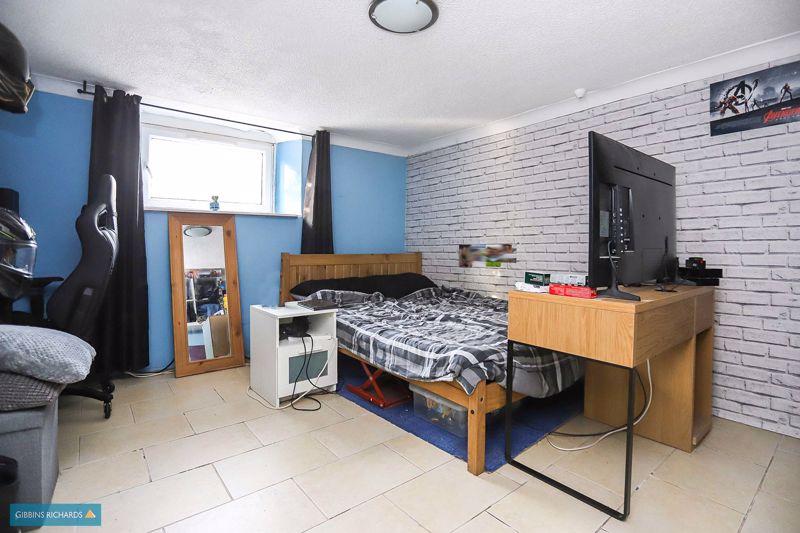 Bedroom/Basement