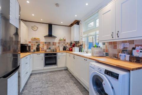 12 Whites Lane, Datchet, Slough, SL3 9AN